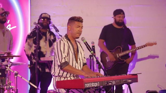 Stevie Mackey - This Woman's Work | Taco Tuesday смотреть онлайн