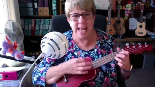 104 Smells like teen spirit Ukulele Cover смотреть онлайн