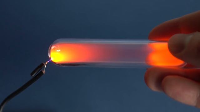 Неон - самый ИНЕРТНЫЙ газ на ЗЕМЛЕ! смотреть онлайн