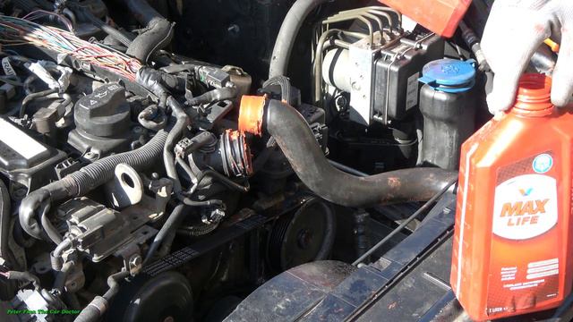 How to Open and Close Coolant pipe hose Clamps in Radiator Mercedes Benz E Class W212 смотреть онлайн