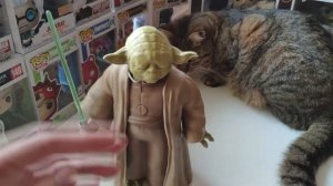 Распаковка большой фигурки Йоды | Бейби Йода для олдфагов  | Кот обзорщик оценил