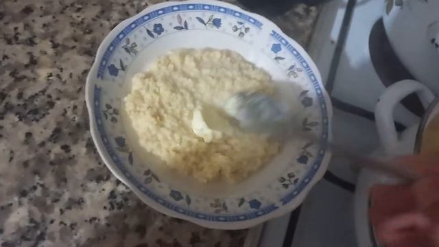 КАША ПШЕННАЯ НА МОЛОКЕ СО СЛИВОЧНЫМ МАСЛОМ НА ЗАВТРАК ЭТО ПОЛЕЗНО И БЫСТРО! смотреть онлайн