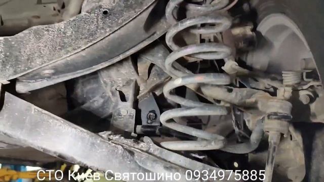 Замена правого рычага поперечного на Форд Куга. смотреть онлайн