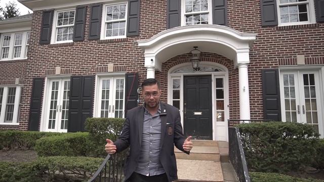 Отабек Махкамов побывал в Доме МакКалистеров ("Один дома") в Чикаго, штат Иллинойс, США смотреть онлайн