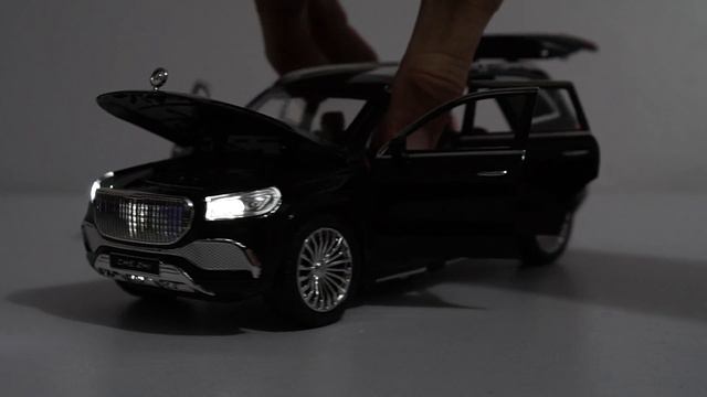 Unboxing of Mercedes Maybach GLS 600 Diecast - Bouncing Car with Star Lighting Roof смотреть онлайн