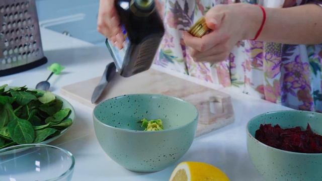 Полезный салат из свеклы, тыквы и авокадо смотреть онлайн