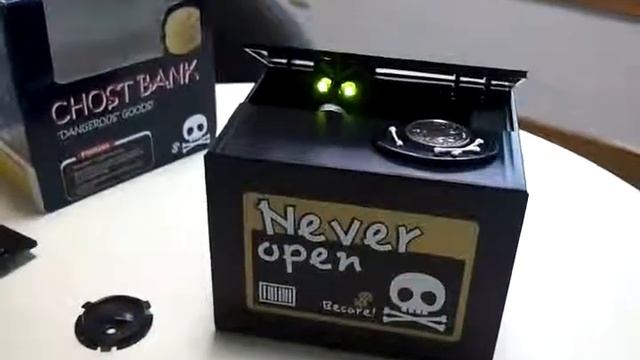 Копилка со скелетом. Черная смотреть онлайн