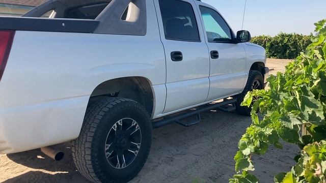 2004 Chevrolet Avalanche Z71 first day at her new home смотреть онлайн