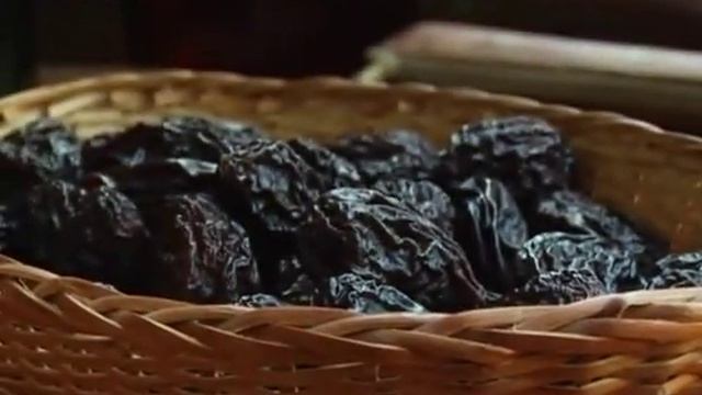 КАК ГОТОВИТЬ КОКТЕЙЛИ смотреть онлайн