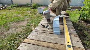 Максимально бюджетная отделка цоколя дома.