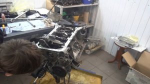 #Mercedes-Benz w251 #m272. Сборка мотора m272 часть2. Устанавливаем переднюю крышку и ГБЦ.