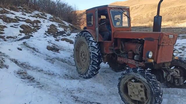Трактор Т 40 в Снегу.Тестдрайв.ТРАКТОР Задним и Передними ходом.Testdrive.offroad 2020 смотреть онлайн