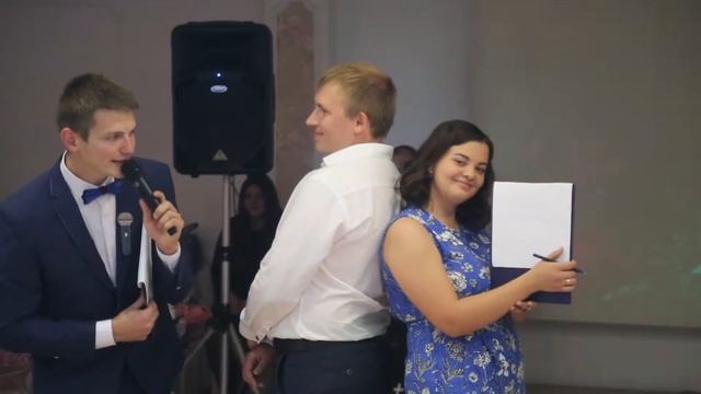 Как семейные пары отвечали на очень личные вопросы, смешной конкурс на свадьбе. смотреть онлайн