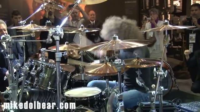 NAMM13 Tommy Aldridge plays Yamaha Custom Live Oak kit смотреть онлайн
