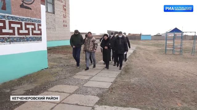 Глава Калмыкии проверил реализованные объекты строительства Кетченеровского района смотреть онлайн