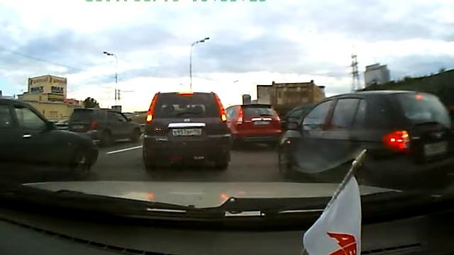 пробка на МКАДе из-за гаишников смотреть онлайн