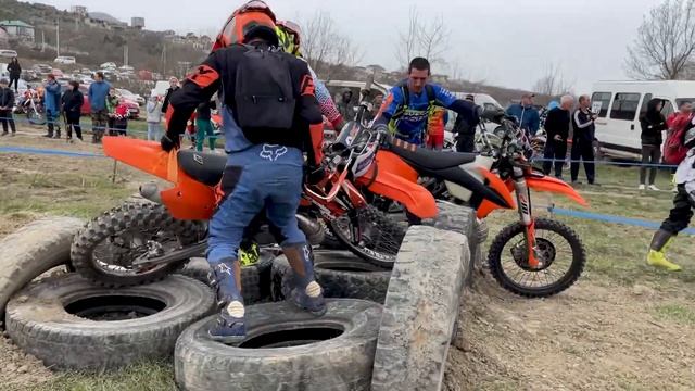 Подборка эндуро фэйлов, падения на гонке в Сукко 2022. Enduro fails. Мото падения. смотреть онлайн