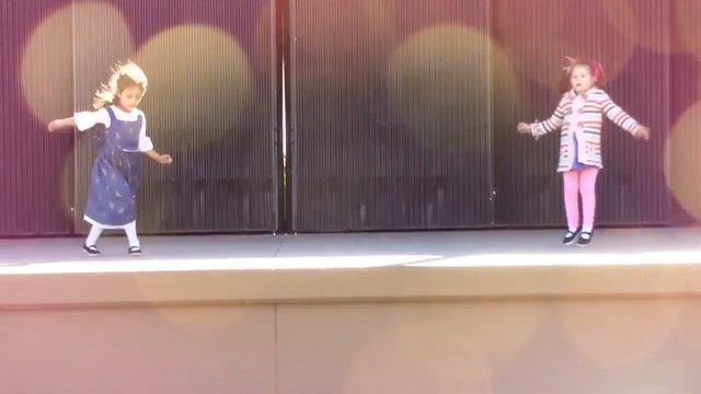 Dance off Танцы от Софии и Миланы детская дискотека смотреть онлайн
