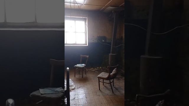 Инвесторы тоже работают. Навозоудаление, бетономешалка, подготовка помещения под цыплят. смотреть онлайн