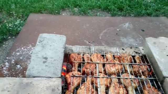 Куриная голень в томатном маринаде. Майский отдых. Жарим. смотреть онлайн