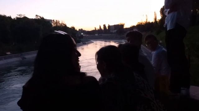 11В класс 101 школа. Ташкент. Продолжение после Выпускного вечера. Караоке. РАССВЕТ!!! 26.06.2023 смотреть онлайн