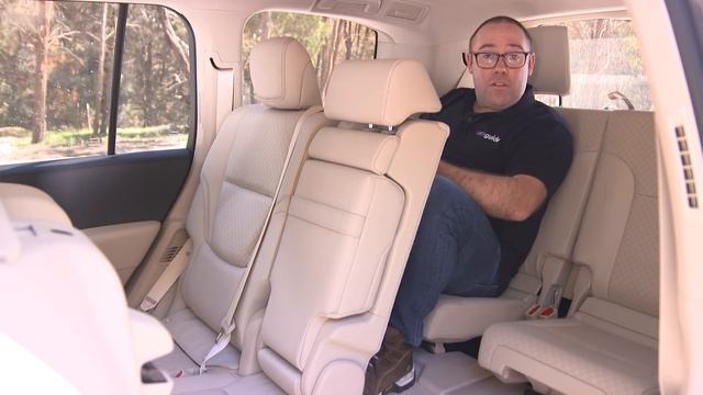 Toyota LandCruiser 300 Series 2022 review: How does production LC300 compare with 200 Series? смотреть онлайн