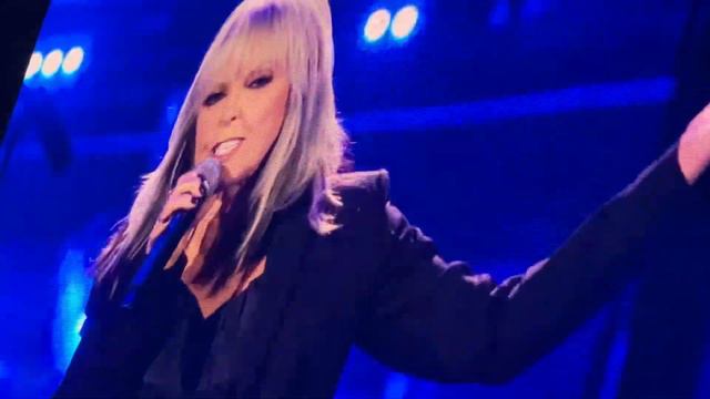 Pat Benatar & Neil Giraldo perform Love is a Battlefield & Heartbreaker at the R & R HOF ceremony. смотреть онлайн