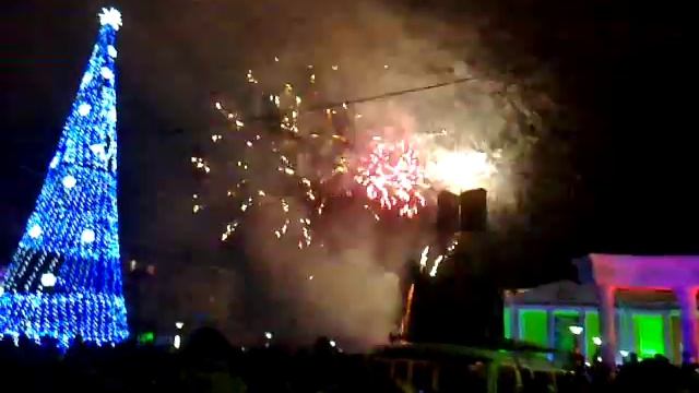 Новогодний салют в г. Абай 2012 год. смотреть онлайн