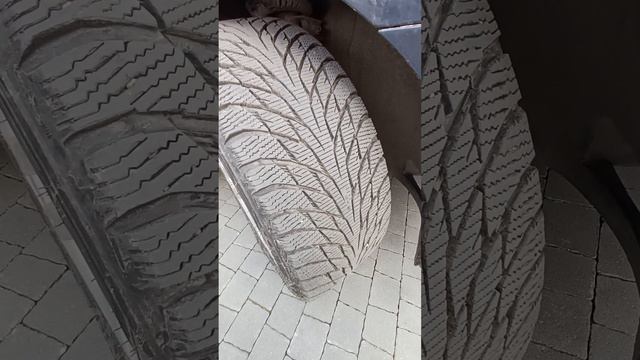 Сравнение Nokian Hakkapeliitta R2 и  Bridgestone Blizzak Lm 32