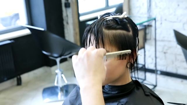 women's short haircut with round fringe смотреть онлайн