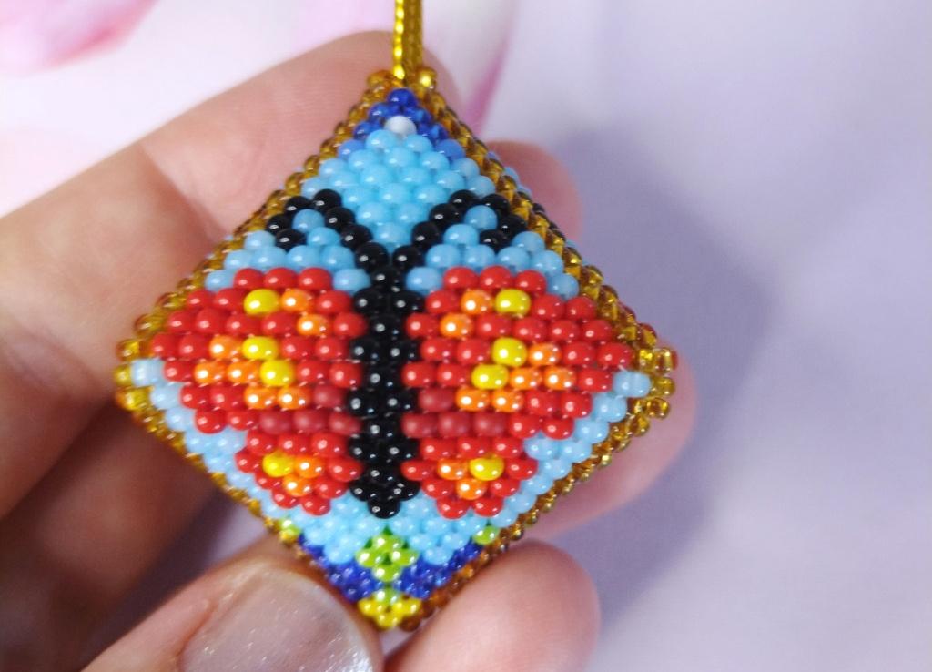 Мастер-класс "Фонарик с бабочкой". Мозаичное плетение. Часть 1-2. смотреть онлайн