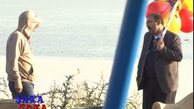 Şakacı Mustafa Karadeniz - Balon Şakası (Dayak Yiyor) смотреть онлайн