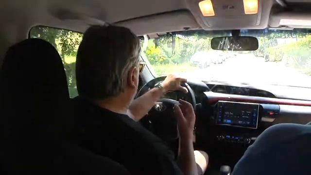 Teste On Road e Off Road na Hilux смотреть онлайн