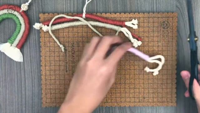 10 mins DIY Easy Macrame Charms that everyone can make | Beginner & Kid Friendly смотреть онлайн