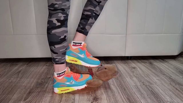Trample teddy bear with my Nike Air Max 90 #SOFIAARMAZZI смотреть онлайн