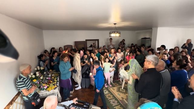 Говардхана пуджа. Е.М. Чайтанья Чандра Чаран прабху.