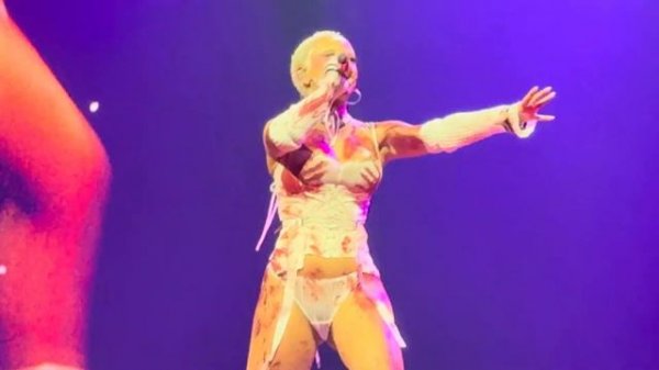 Doja Cat - Ain`t Shit (Live) 4K