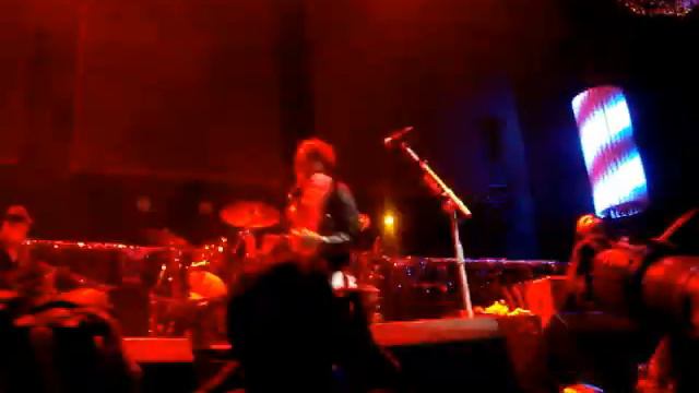 30 Seconds to Mars - A Beautiful Lie (live) смотреть онлайн