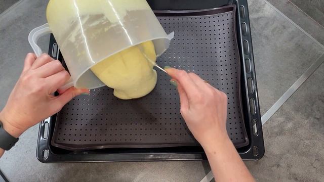 Рулет с вареной сгущенкой!? Легкий и быстрый в приготовлении, и очень вкусный!?? смотреть онлайн