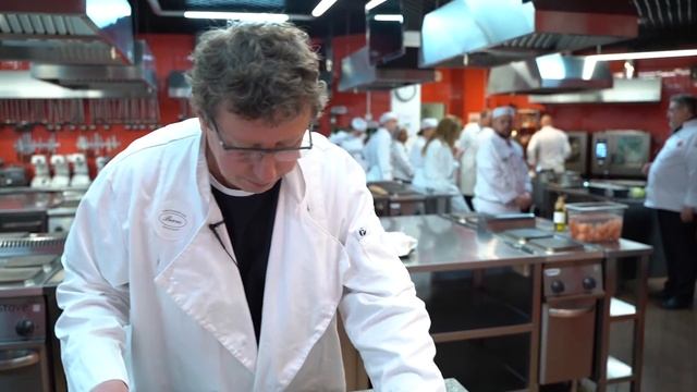 За трюфелем в Питер/Сколько яиц у Аничкова моста/На чем экономит Гранд экспресс/Где обедал бы Пушки смотреть онлайн