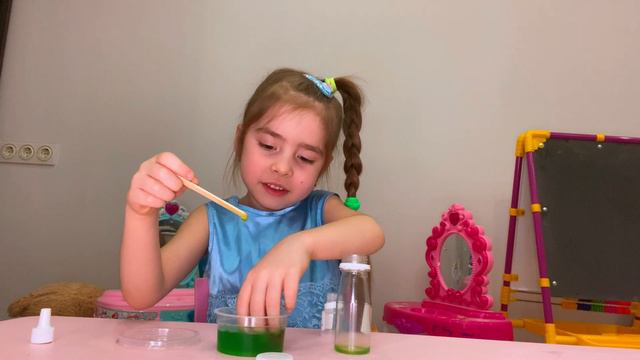 Настя и папа проводят опыты, что же они сделают на этот раз? Nastya and dad conduct experiments смотреть онлайн