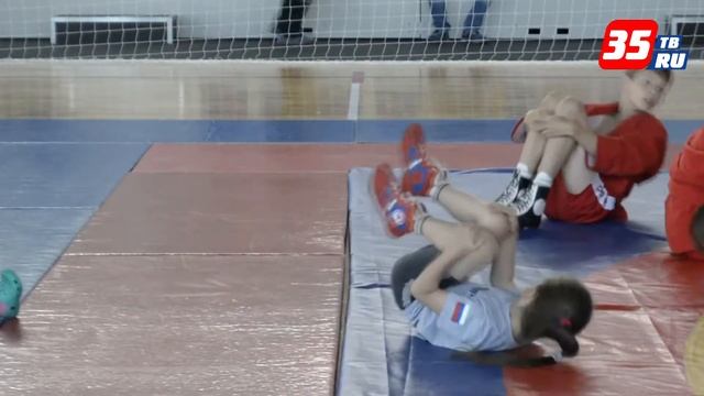Летние спортивные сборы самбистов завершились в Великом Устюге смотреть онлайн