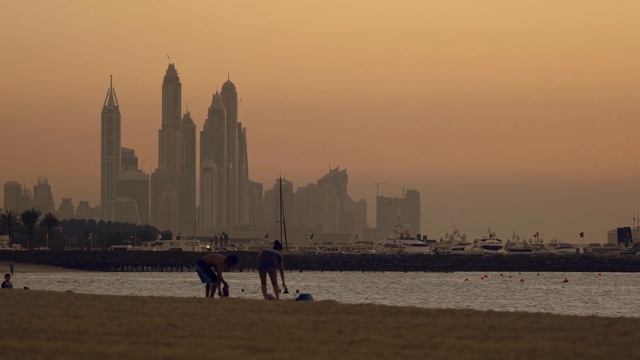 Этого нельзя делать в Эмиратах! смотреть онлайн