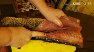 Как разделать сазана и приготовить сочные котлеты.