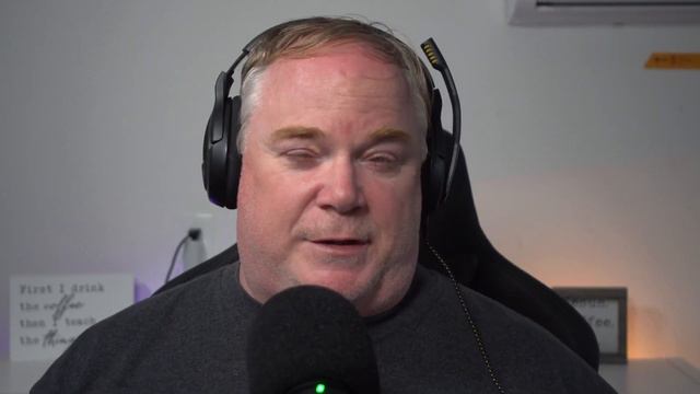 This Budget Mic Replaced my $300 Mic (Maono PD400x Review) смотреть онлайн