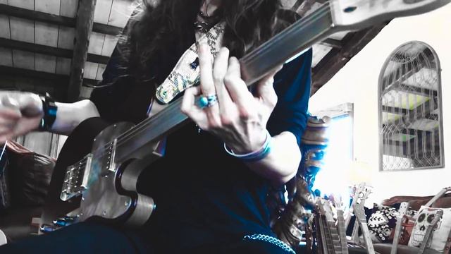 NEW ORLEANS HEAVY SWAMP BLUES ON FRETLESS 6-STRING смотреть онлайн