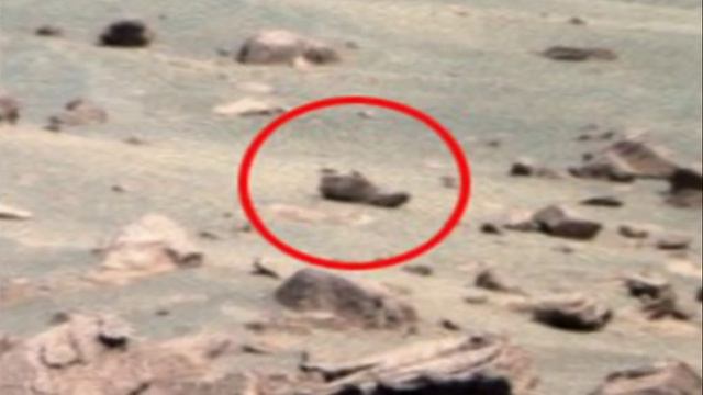 Alien shoe on Mars was found on NASA photo смотреть онлайн
