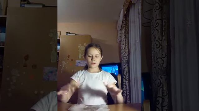 Надуваю пузыри из слайма!!!