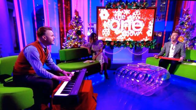Gary Barlow and Ronan Keating give an impromptu, moving and delightful performance of "Silent Night смотреть онлайн
