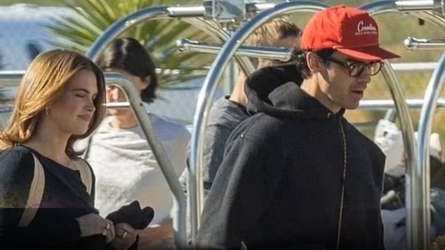 Joe Jonas Departs Los Cabos With Stormi Bree After Sharing Cryptic Song Amid Sophie Turner Divorce смотреть онлайн